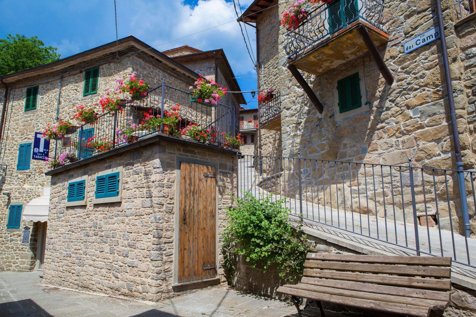 Borgo Dei Corsi Holiday House Реджиолло Экстерьер фото
