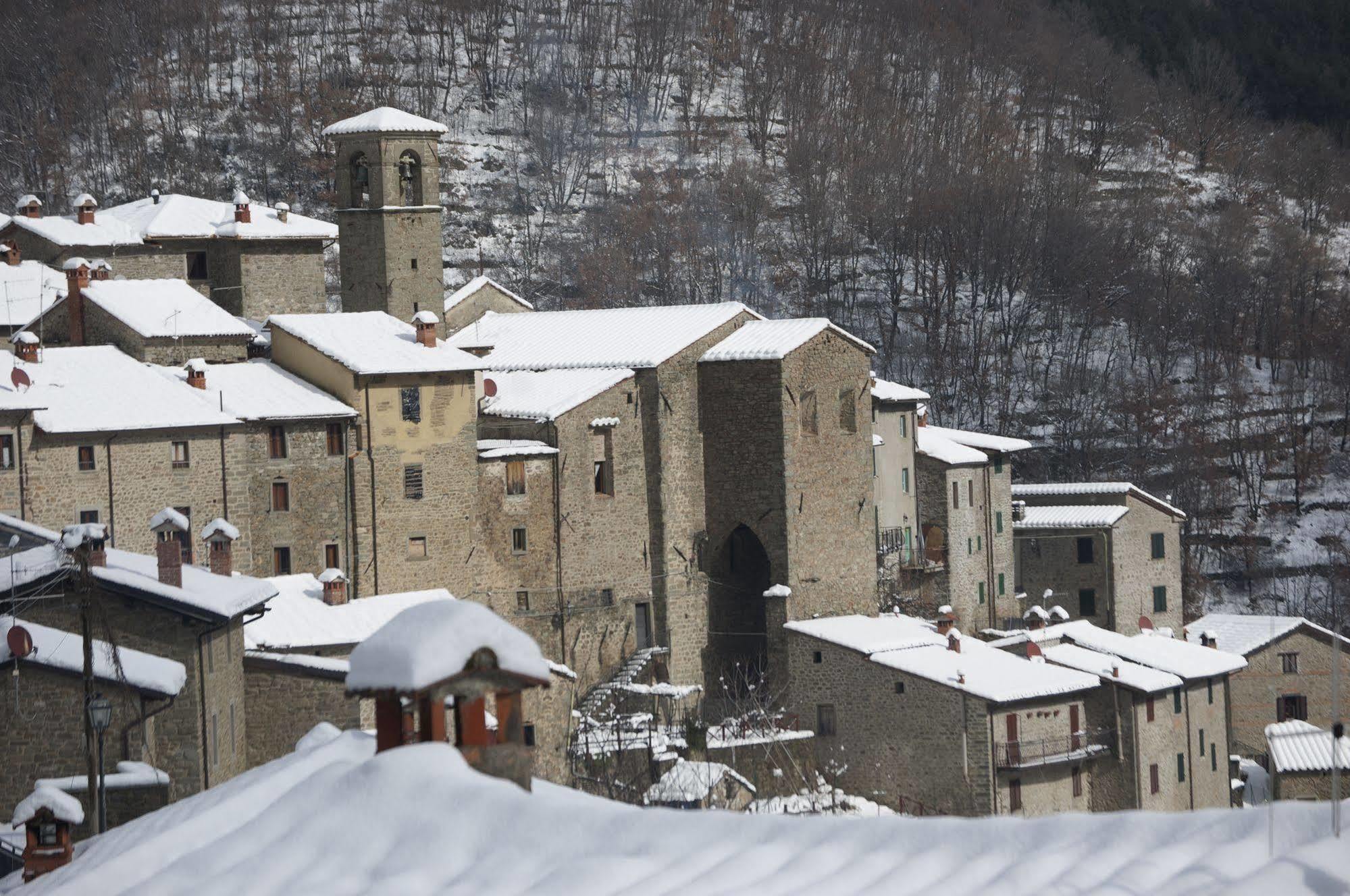 Borgo Dei Corsi Holiday House Реджиолло Экстерьер фото