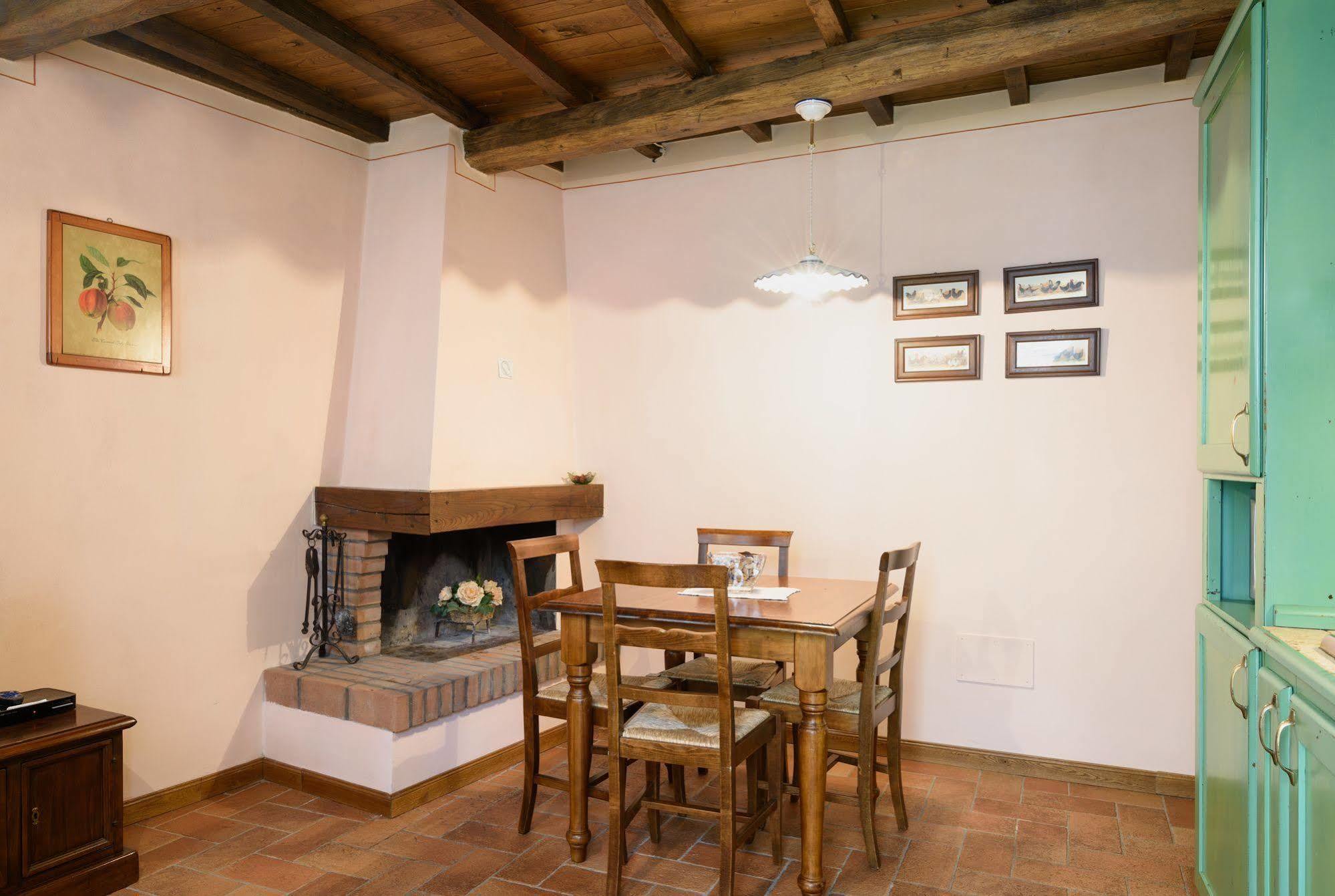 Borgo Dei Corsi Holiday House Реджиолло Экстерьер фото
