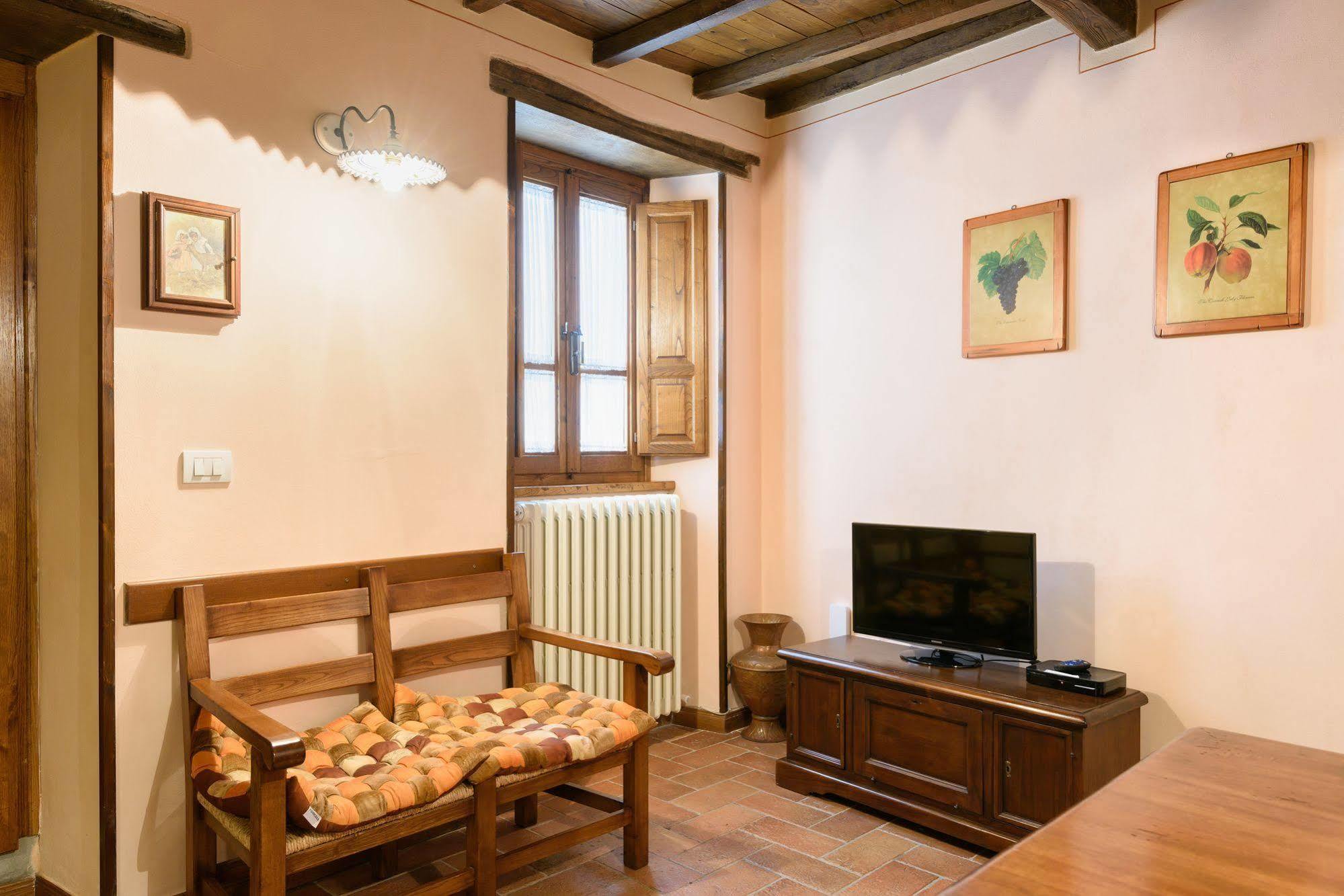 Borgo Dei Corsi Holiday House Реджиолло Экстерьер фото